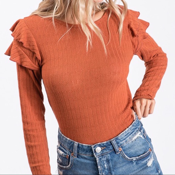 CLEARANCE-FIRM‼️Katelynn Ruffled Shoulder Top-Rust - Picture 4 of 8